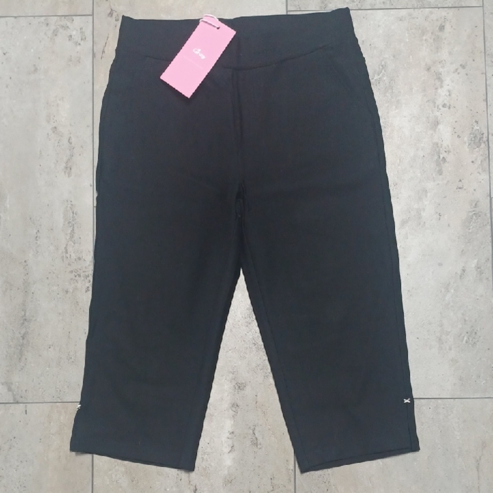 NEW Black Capris by GINASY